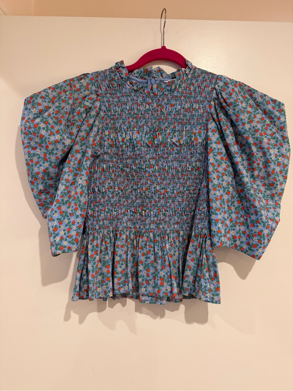 Sea New York, Strawberry Print, Puff Sleeve, Smocked Top, Size XS - Picture 1 of 2